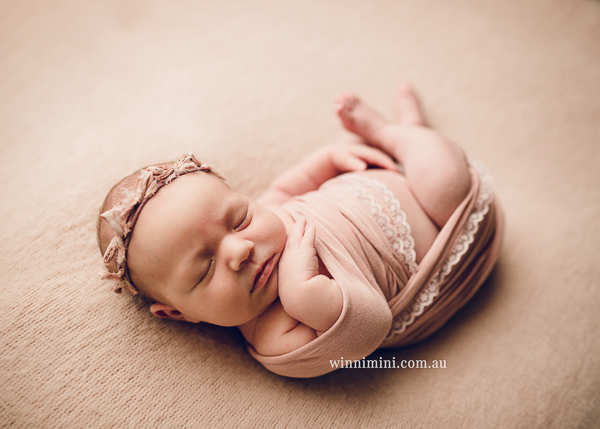 winni mini newborn baby babies older baby family birth maternity family families photography photographer photo photos tanha basile winni mini