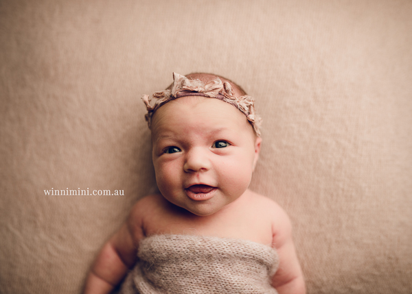 winni mini newborn baby babies older baby family birth maternity family families photography photographer photo photos tanha basile winni mini