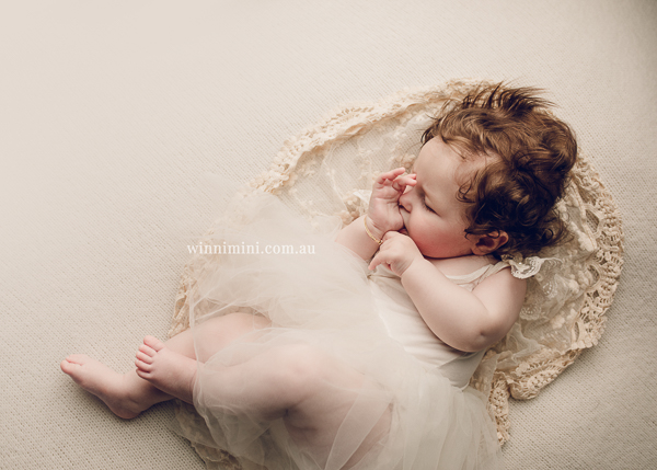 winni mini newborn baby babies older baby family birth maternity family families photography photographer photo photos tanha basile winni mini