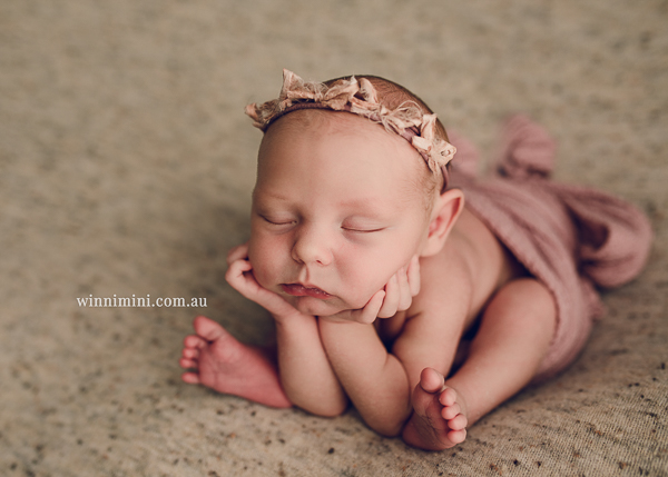 winni mini newborn baby babies older baby family birth maternity family families photography photographer photo photos tanha basile winni mini