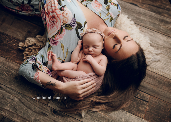 winni mini newborn baby babies older baby family birth maternity family families photography photographer photo photos tanha basile winni mini
