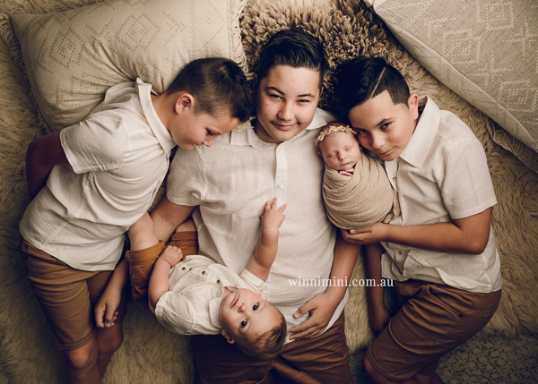 winni mini newborn baby babies older baby family birth maternity family families photography photographer photo photos tanha basile winni mini