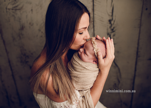 winni mini newborn baby babies older baby family birth maternity family families photography photographer photo photos tanha basile winni mini