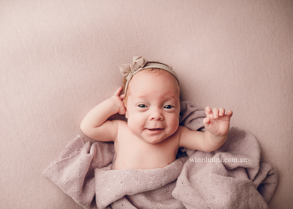 winni mini newborn baby babies older baby family birth maternity family families photography photographer photo photos tanha basile winni mini