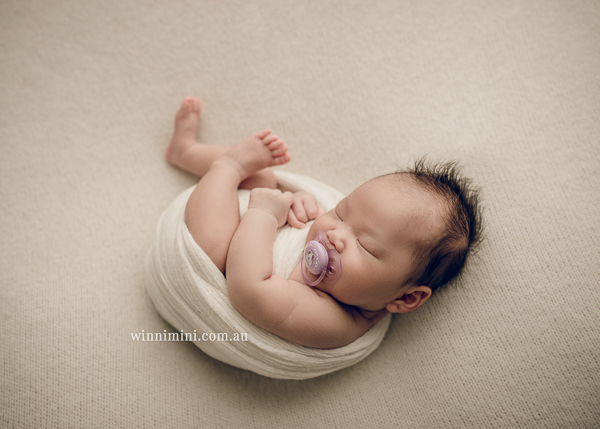 winni mini newborn baby babies older baby family birth maternity family families photography photographer photo photos tanha basile winni mini