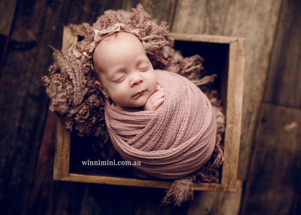 winni mini newborn baby babies older baby family birth maternity family families photography photographer photo photos tanha basile winni mini