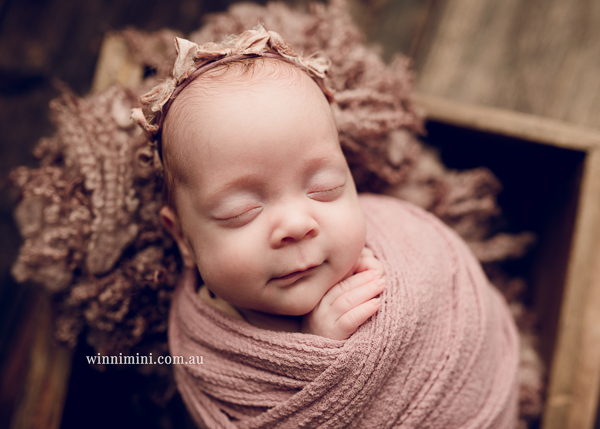 winni mini newborn baby babies older baby family birth maternity family families photography photographer photo photos tanha basile winni mini