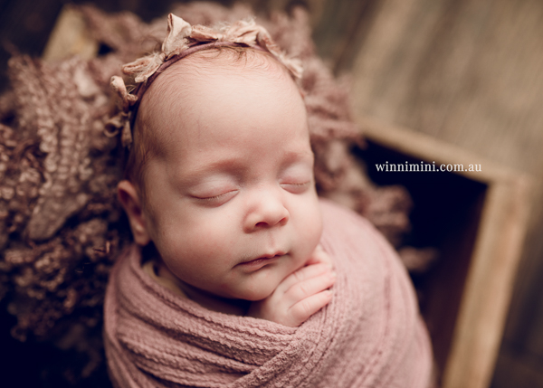 winni mini newborn baby babies older baby family birth maternity family families photography photographer photo photos tanha basile winni mini