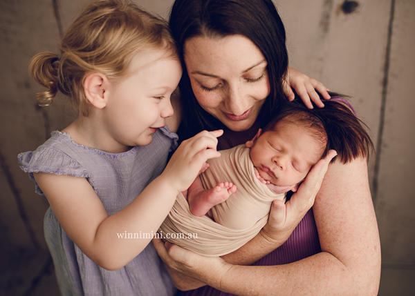 winni mini newborn baby babies older baby family birth maternity family families photography photographer photo photos tanha basile winni mini