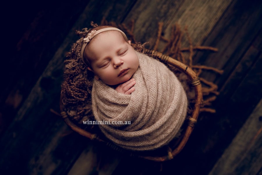 gold coast brisbane newborn baby babies family child families photographer photography photographs photo photographer winni mini tanha basile photo the best amazing upper coomera birth milk bath