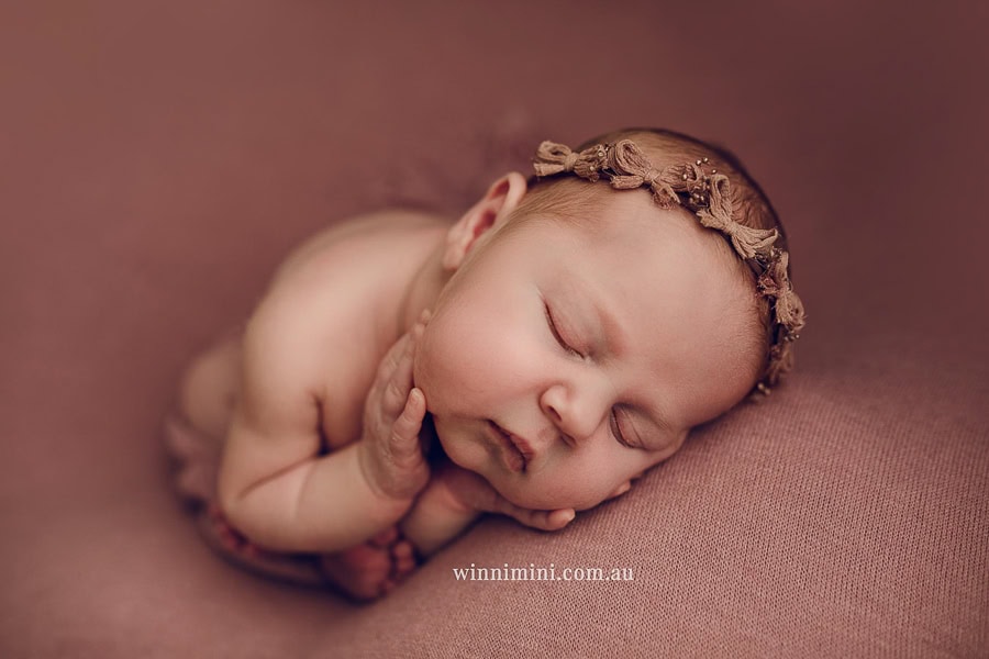 gold coast brisbane newborn baby babies family child families photographer photography photographs photo photographer winni mini tanha basile photo the best amazing upper coomera birth milk bath