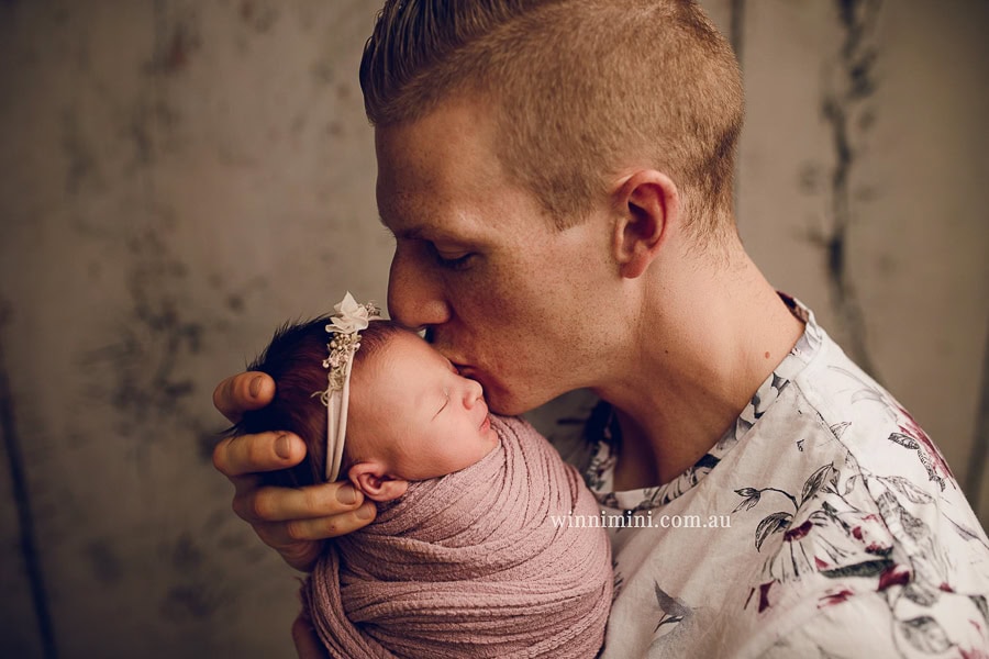 gold coast brisbane newborn baby babies family child families photographer photography photographs photo photographer winni mini tanha basile photo the best amazing upper coomera birth newborn