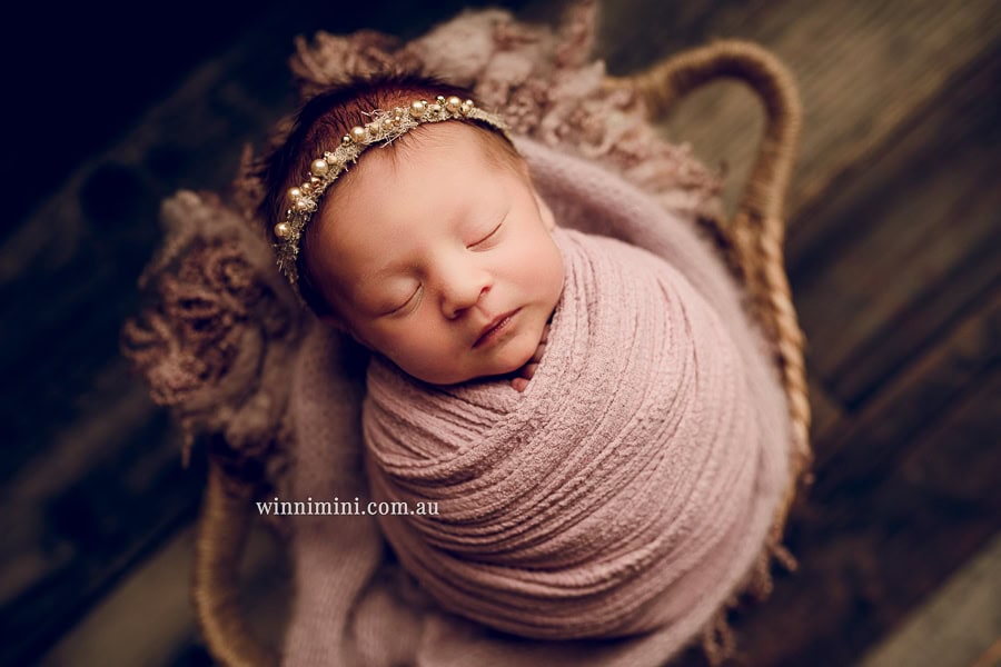 gold coast brisbane newborn baby babies family child families photographer photography photographs photo photographer winni mini tanha basile photo the best amazing upper coomera birth newborn