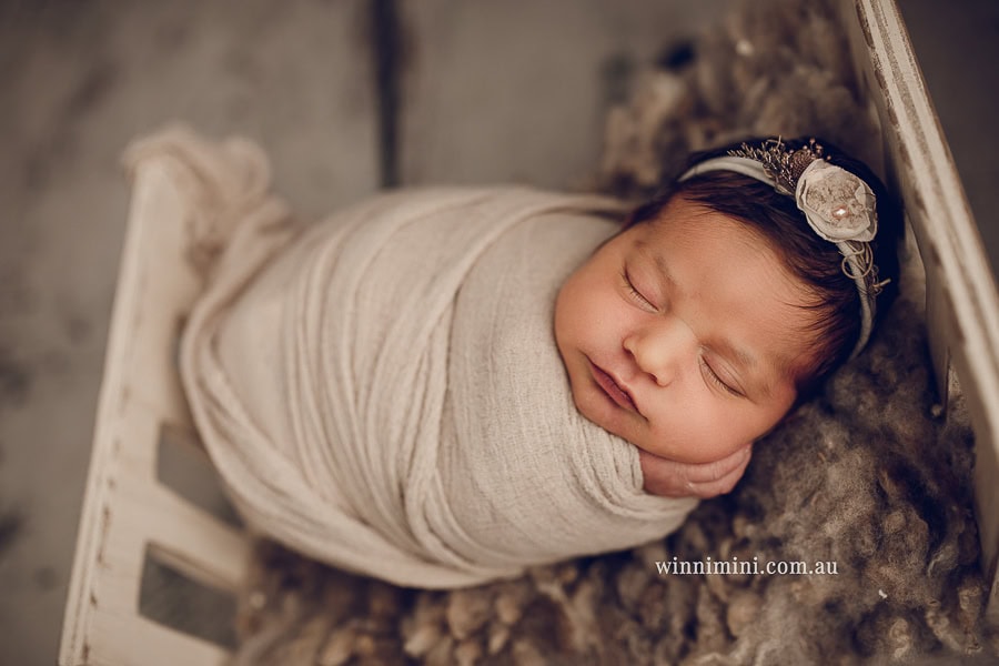 gold coast brisbane newborn baby babies family child families photographer photography photographs photo photographer winni mini tanha basile photo the best amazing upper coomera birth baby
