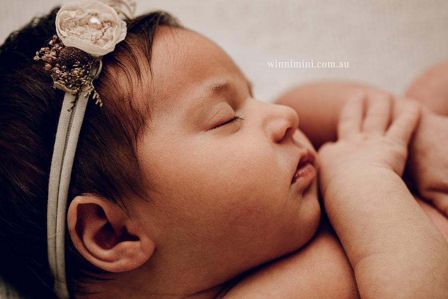 gold coast brisbane newborn baby babies family child families photographer photography photographs photo photographer winni mini tanha basile photo the best amazing upper coomera birth baby