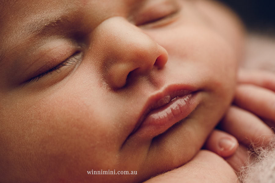 gold coast brisbane newborn baby babies family child families photographer photography photographs photo photographer winni mini tanha basile photo the best amazing upper coomera birth baby