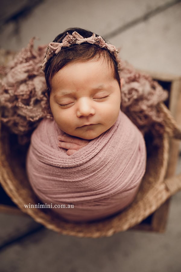 gold coast brisbane newborn baby babies family child families photographer photography photographs photo photographer winni mini tanha basile photo the best amazing upper coomera birth baby