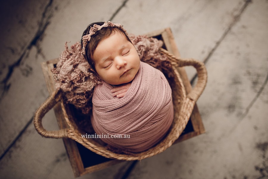 gold coast brisbane newborn baby babies family child families photographer photography photographs photo photographer winni mini tanha basile photo the best amazing upper coomera birth baby