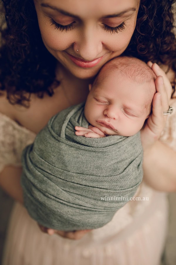 gold coast brisbane newborn baby babies family child families photographer photography photographs photo photographer winni mini tanha basile photo the best amazing upper coomera birth new-1