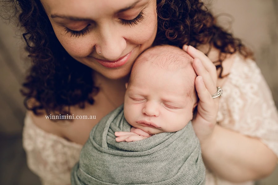 gold coast brisbane newborn baby babies family child families photographer photography photographs photo photographer winni mini tanha basile photo the best amazing upper coomera birth new-1