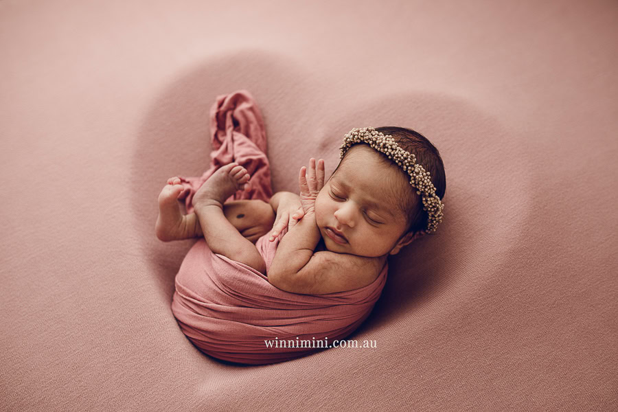 gold coast brisbane newborn baby babies family child families photographer photography photographs photo photographer winni mini tanha basile photo the best amazing upper coomera birth baby