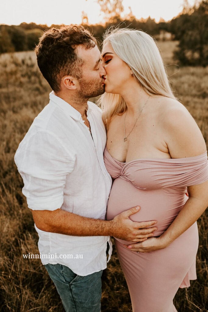 Baby photographer Gold Coast, newborn photography, birth, family, sitter sessions maternity photography, located in Upper Coomera.