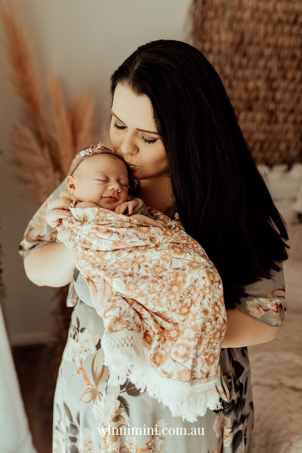 newborn family baby family photos photography pindara bunting obstetrician mater mothers