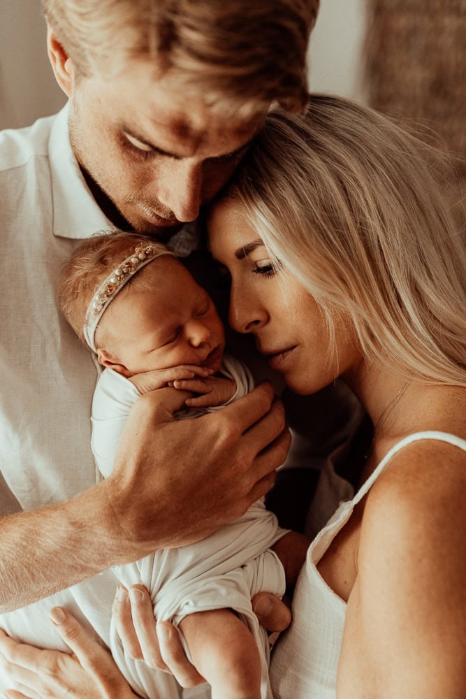newborn family baby family photos photography pindara bunting obstetrician
