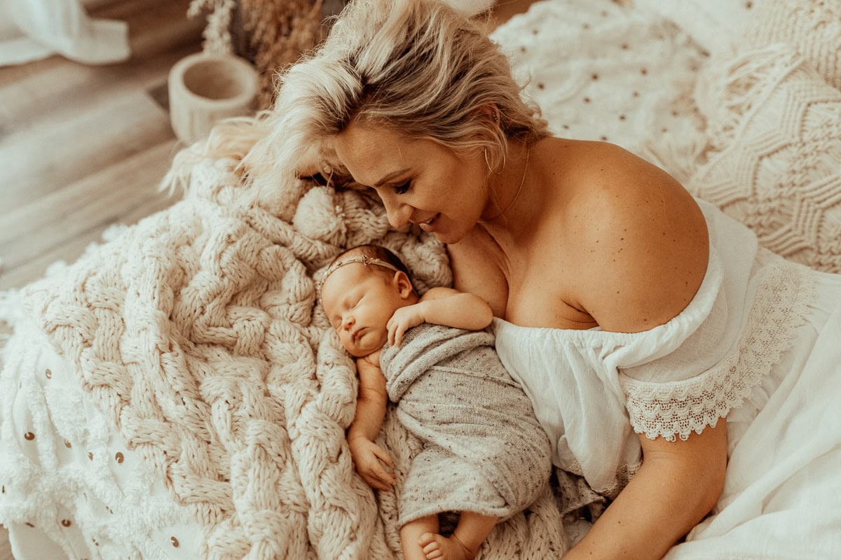 newborn family baby family photos photography pindara bunting obstetrician