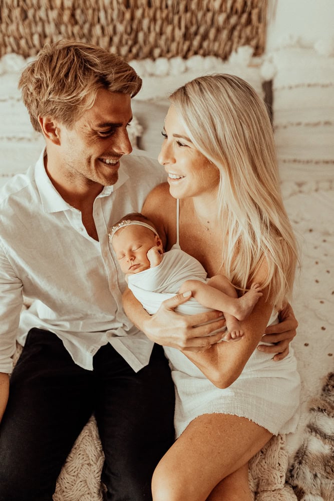 newborn family baby family photos photography pindara bunting obstetrician
