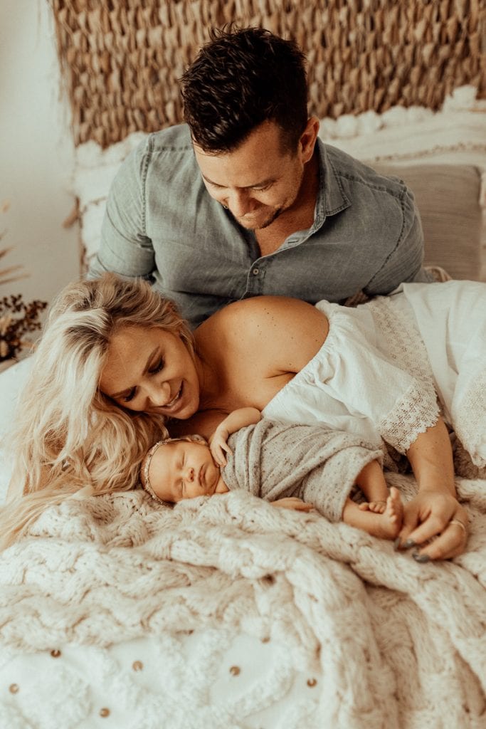 newborn family baby family photos photography pindara bunting obstetrician