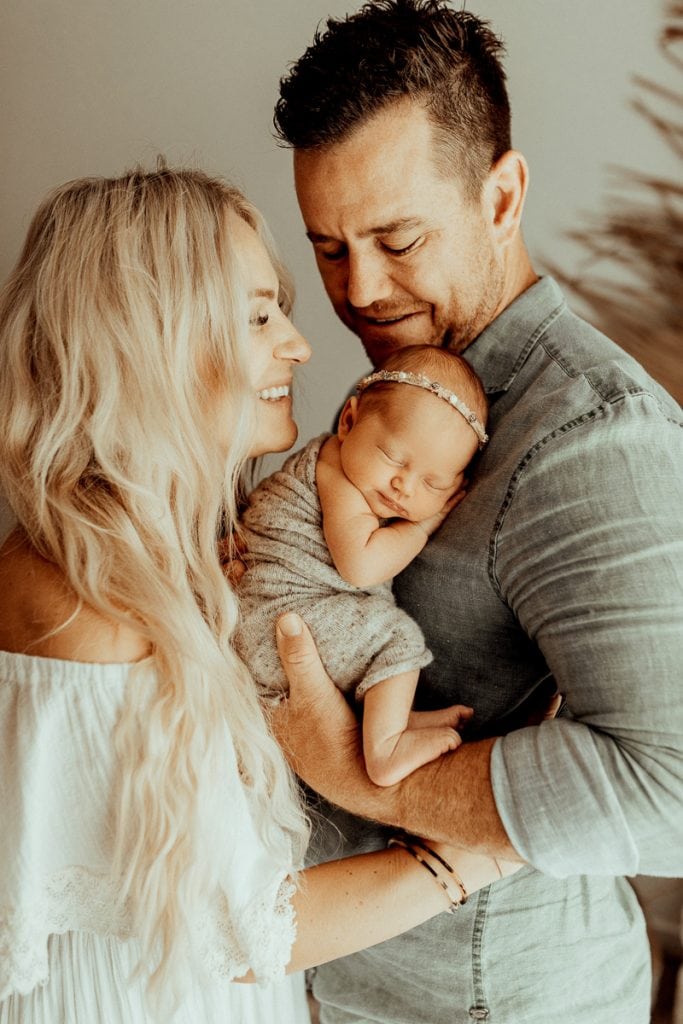 newborn family baby family photos photography pindara bunting obstetrician