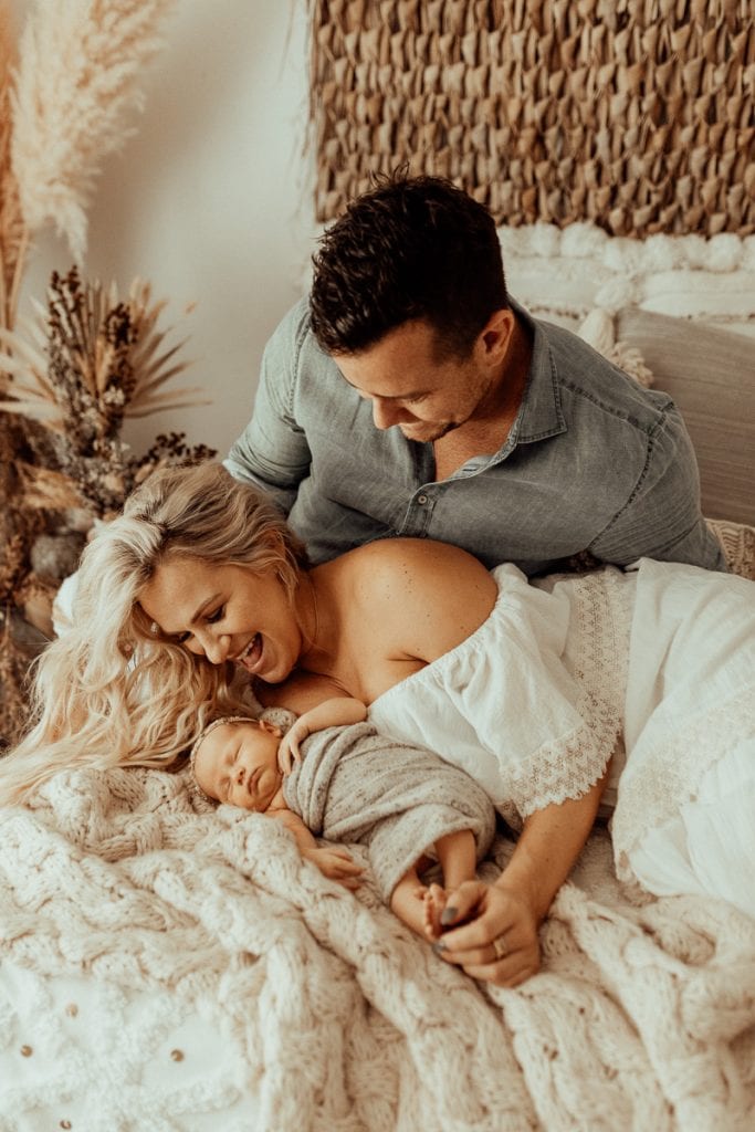 newborn family baby family photos photography pindara bunting obstetrician