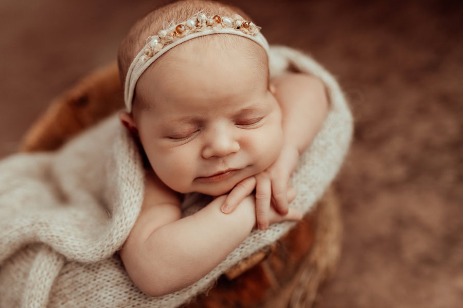 newborn baby maternity family photographer photography photos gold coast brisbane upper coomera tanha basile winni & mini pindara private hospital hypnobirth pregnancy babies portraits photoshoot