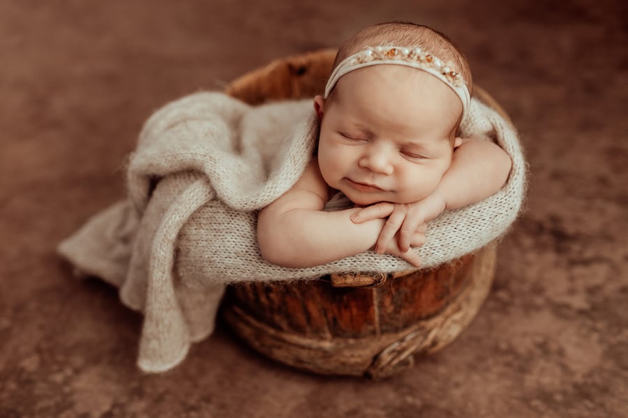 newborn baby maternity family photographer photography photos gold coast brisbane upper coomera tanha basile winni & mini pindara private hospital hypnobirth pregnancy babies portraits photoshoot