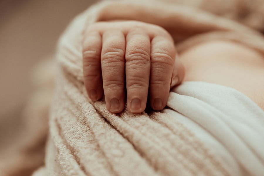 newborn baby maternity family photographer photography photos gold coast brisbane upper coomera tanha basile winni & mini pindara private hospital hypnobirth pregnancy babies portraits photoshoot