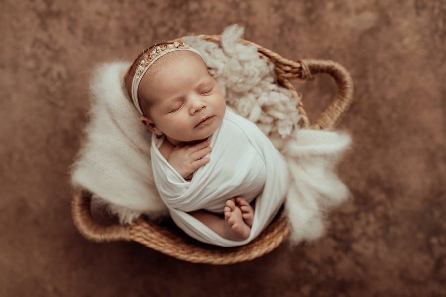 newborn baby maternity family photographer photography photos gold coast brisbane upper coomera tanha basile winni & mini pindara private hospital hypnobirth pregnancy babies portraits photoshoot