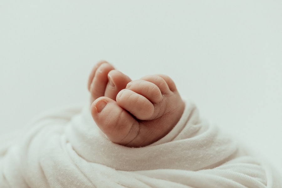 newborn baby maternity family photographer photography photos gold coast brisbane upper coomera tanha basile winni & mini pindara private hospital hypnobirth pregnancy babies portraits photoshoot