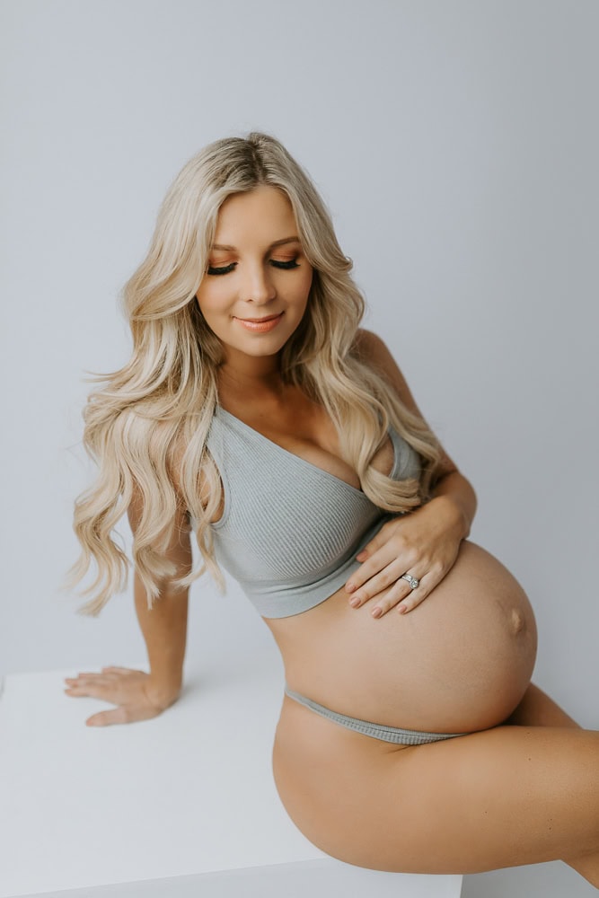 newborn baby maternity family photographer photography photos gold coast brisbane upper coomera tanha basile winni & mini pindara private hospital hypnobirth pregnancy babies portraits photoshoot
