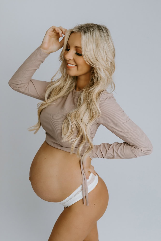 newborn baby maternity family photographer photography photos gold coast brisbane upper coomera tanha basile winni & mini pindara private hospital hypnobirth pregnancy babies portraits photoshoot