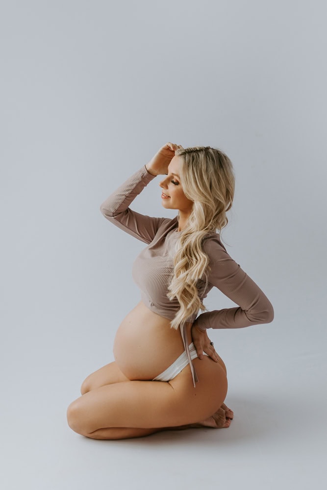 newborn baby maternity family photographer photography photos gold coast brisbane upper coomera tanha basile winni & mini pindara private hospital hypnobirth pregnancy babies portraits photoshoot