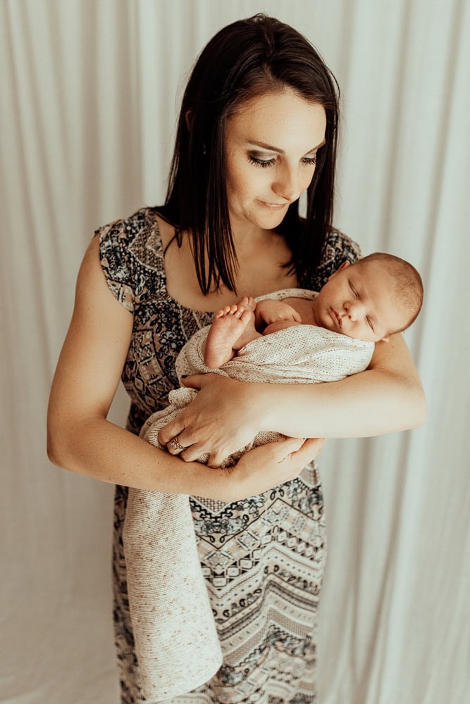 Winni Mini newborn baby family maternity pregnancy photos photographer photography babies pindara mater mothers pregnant pictures sunset studio upper coomera gold coast brisbane-1