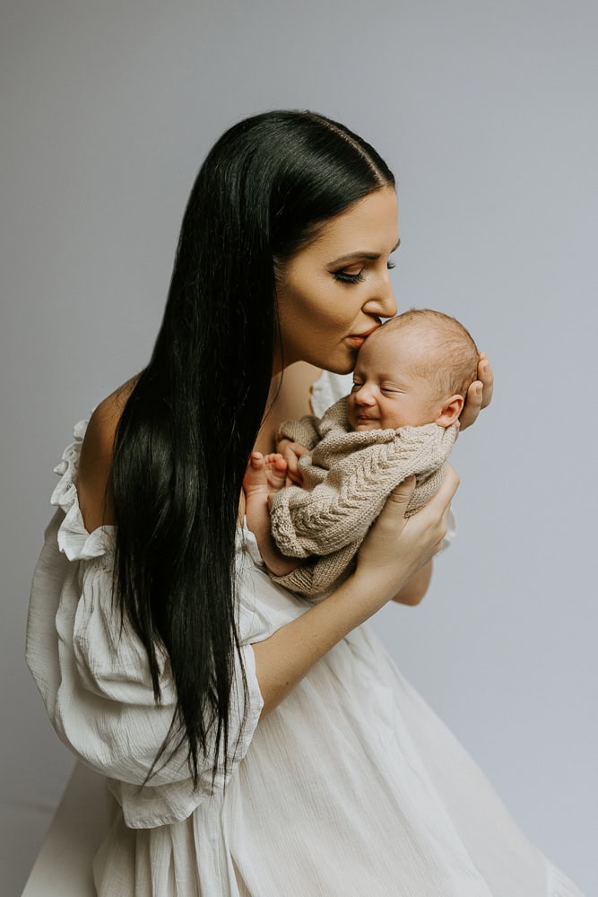 newborn baby maternity pregnancy family photographer photography photos gold coast brisbane Winni & Mini Photography tanha upper coomera pindara