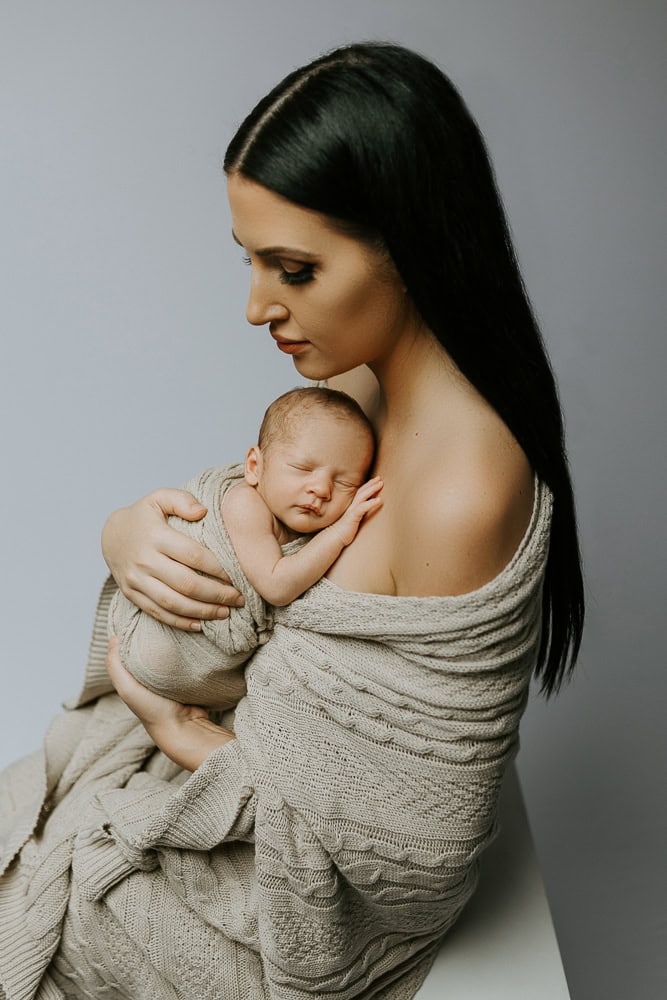 newborn baby maternity pregnancy family photographer photography photos gold coast brisbane Winni & Mini Photography tanha upper coomera pindara
