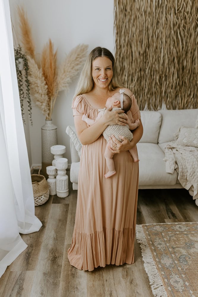 newborn baby maternity pregnancy family photographer photography photos gold coast brisbane Winni & Mini Photography tanha upper coomera pindara