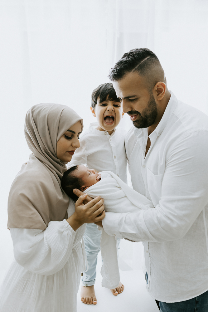 newborn baby maternity pregnancy family photographer photography photos gold coast brisbane Winni & Mini Photography tanha upper coomera pindara
