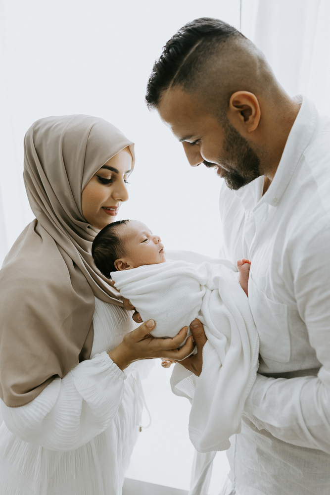 newborn baby maternity pregnancy family photographer photography photos gold coast brisbane Winni & Mini Photography tanha upper coomera pindara