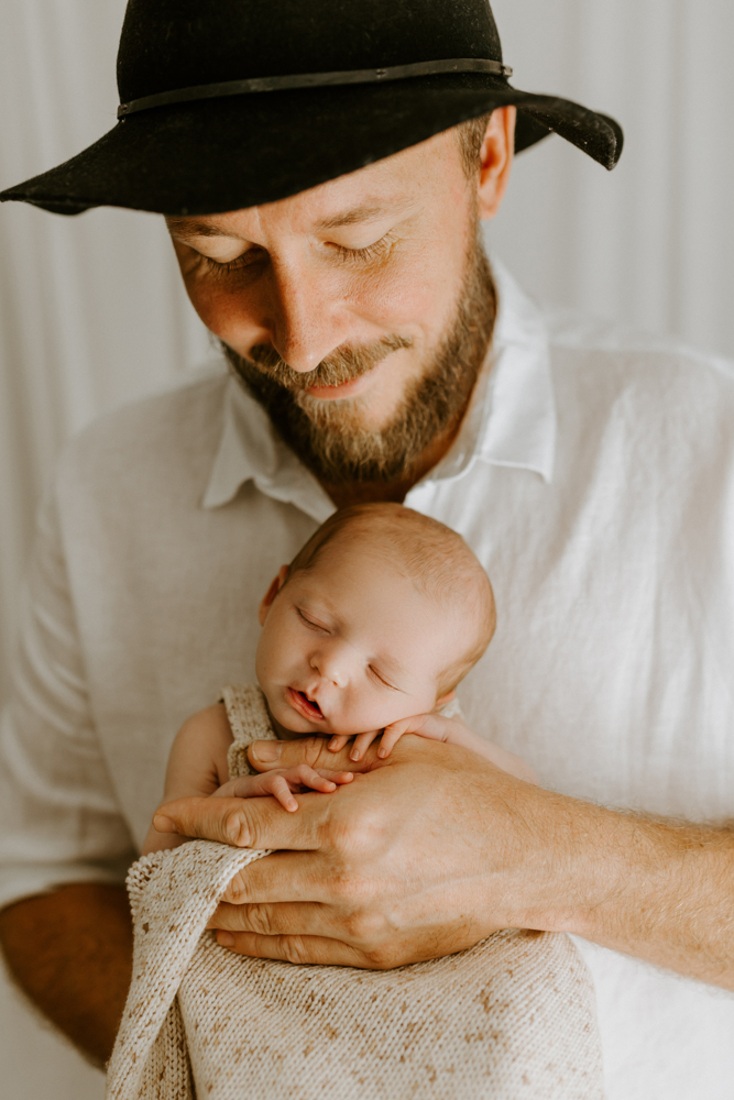 newborn baby maternity pregnancy family photographer photography photos gold coast brisbane Winni & Mini Photography tanha upper coomera pindara