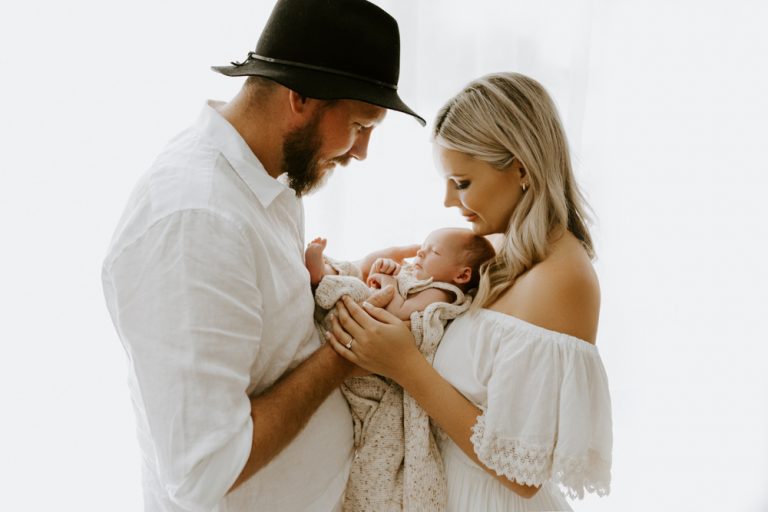 newborn baby maternity pregnancy family photographer photography photos gold coast brisbane Winni & Mini Photography tanha upper coomera pindara