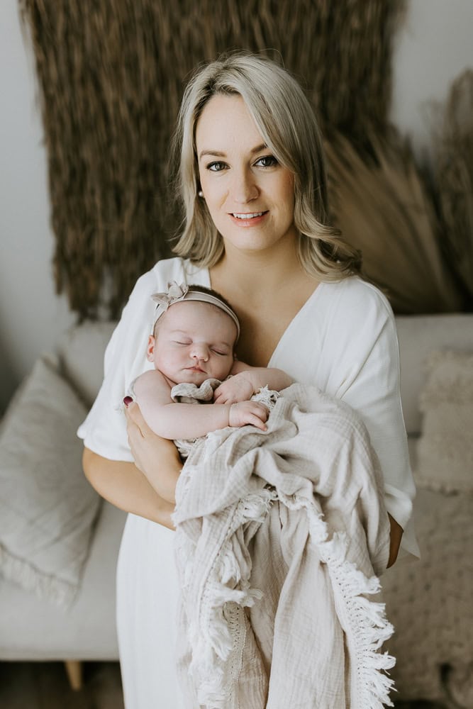 newborn baby maternity pregnancy family photographer photography photos gold coast brisbane Winni & Mini Photography tanha upper coomera pindara